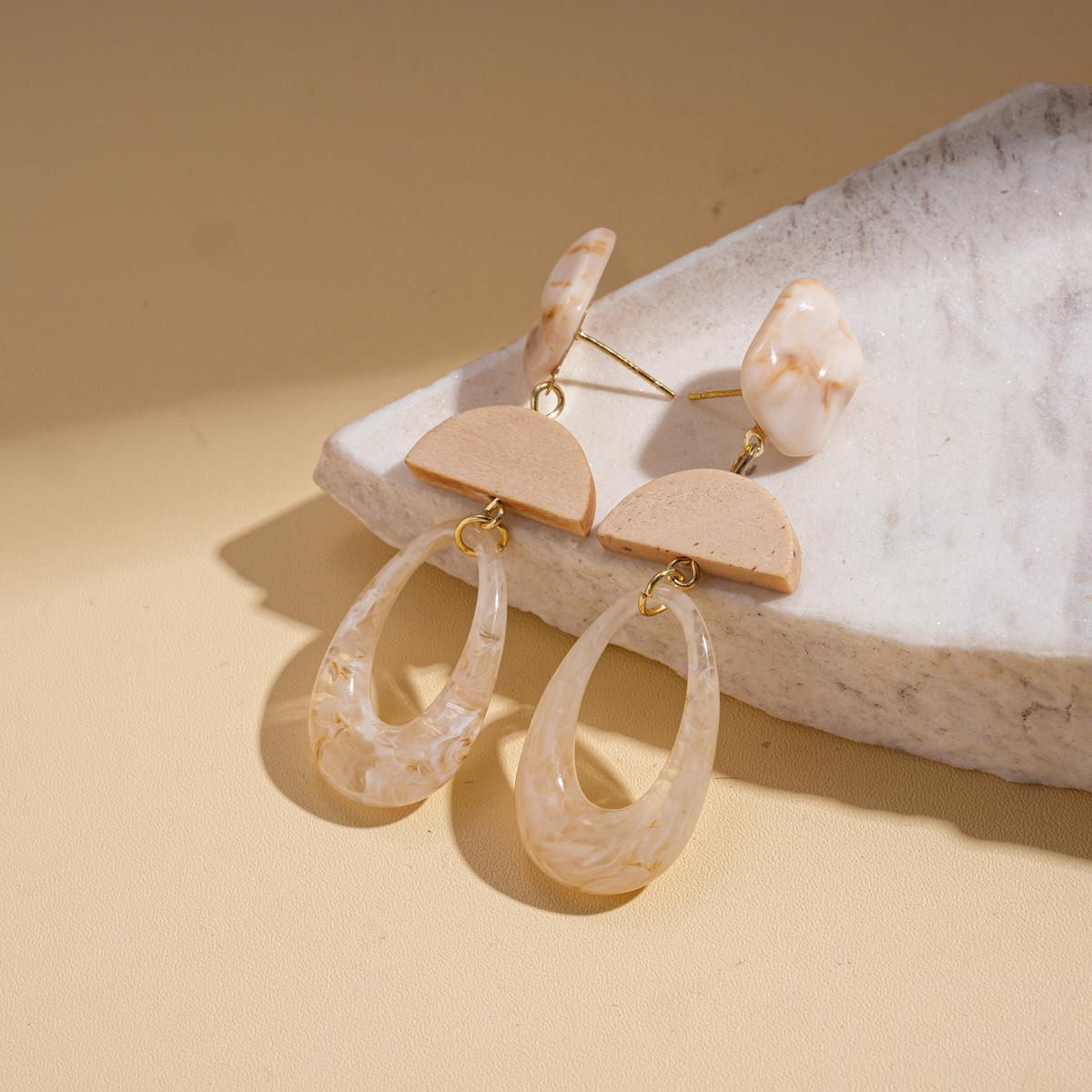 

Модные серьги-подвески для женщин белый