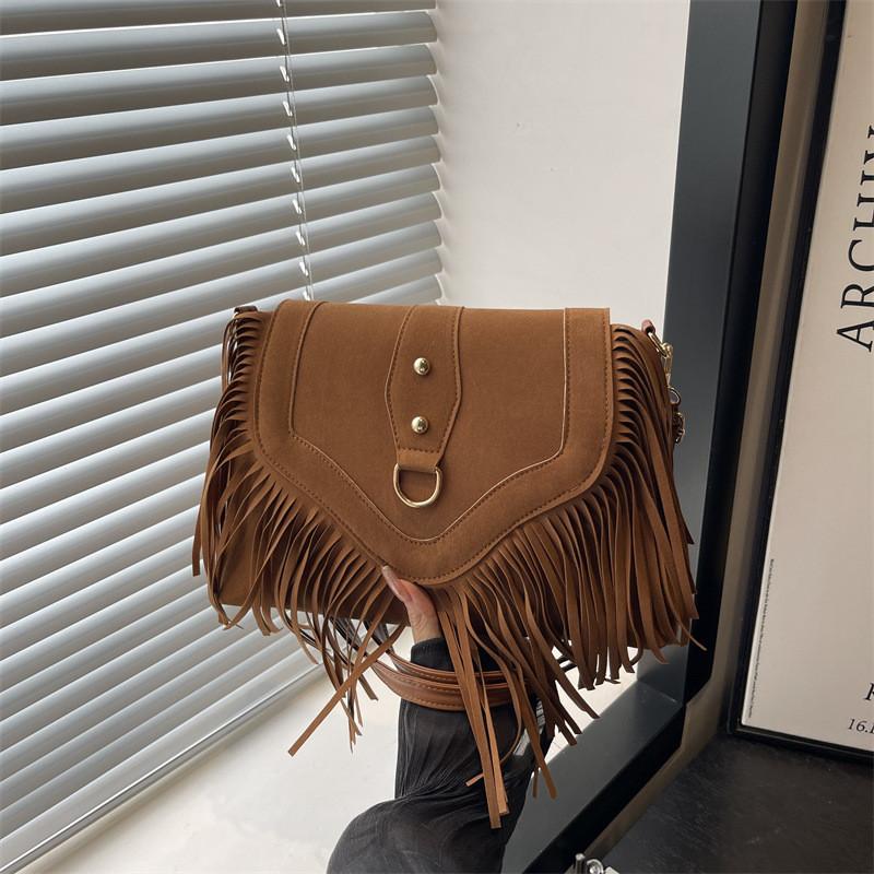 Fashion Leather Shoulder Bag With Seamed Details For Autumn Winter Outfits
