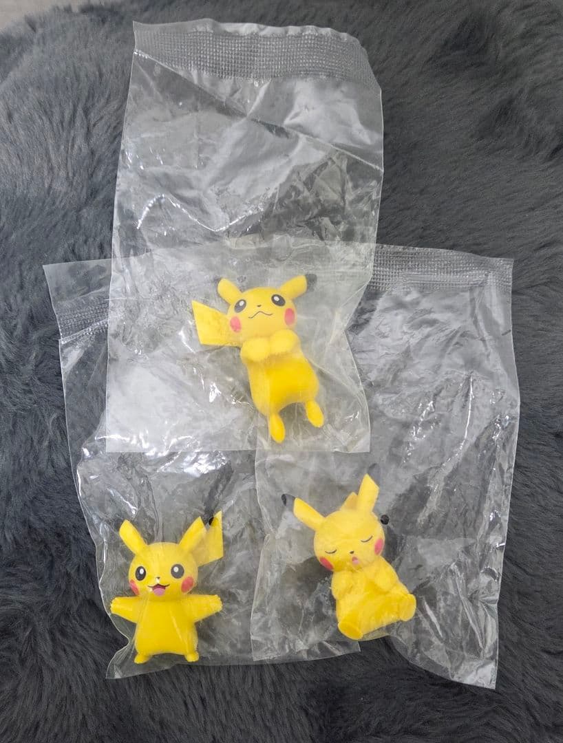 

Three Pikachu