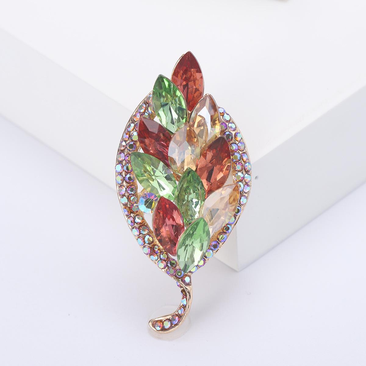 

Брошь из хрустального листа, женская индивидуальная брошь, темперамент, модные аксессуары разноцветный