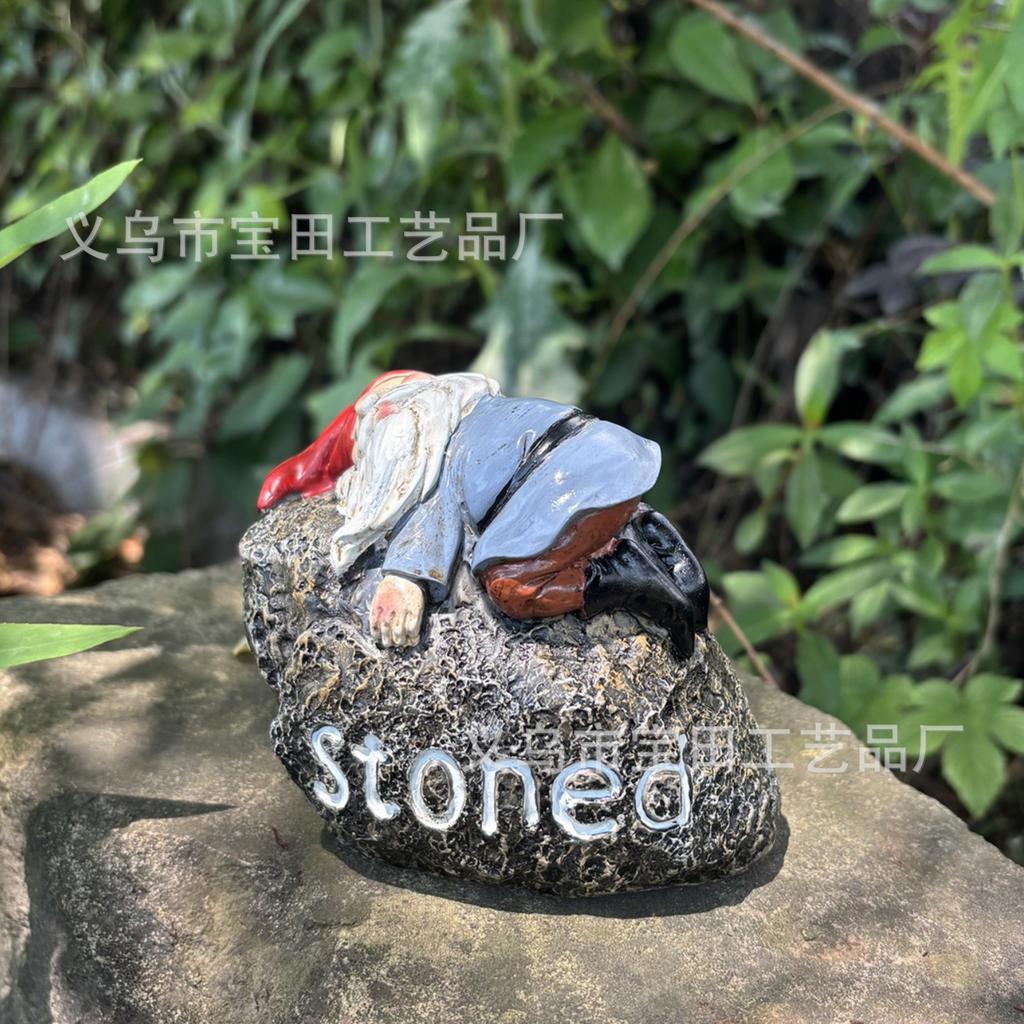 New micro-landscape scene decoration drunken dwarf personality garden resin statue ornament