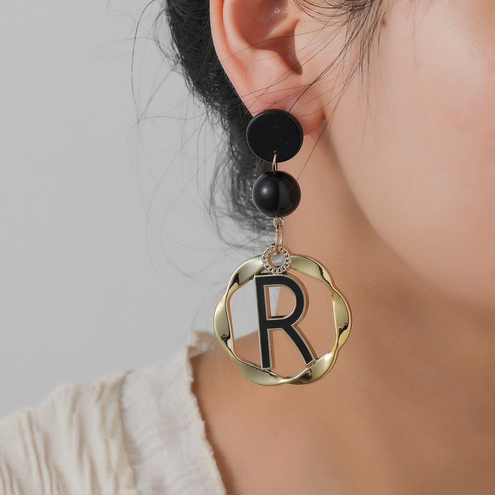 

Модные висячие серьги для женских украшений чёрный