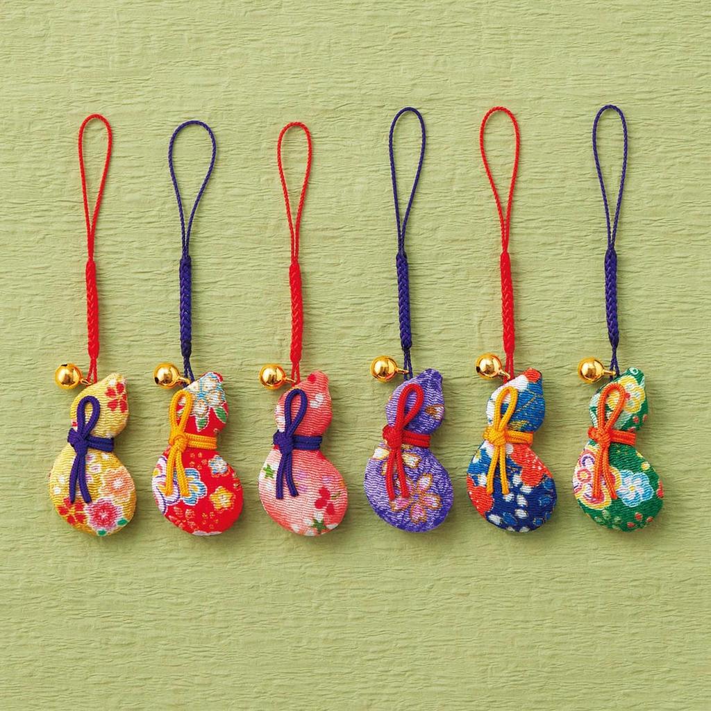 Sakura Horikiri Chirimen Netsuke Sechs Kürbis Amulett 4706420