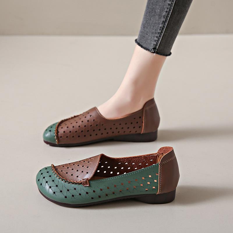 Spring 2025 new casual sandals women's retro hollow soft sole non-slip flat bottom hole shoes mother shoes