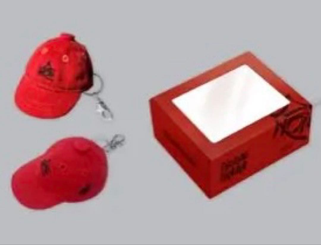 [USED] Stray Kids Pop-Up MD Ball Cap Keyring