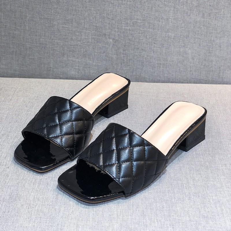 Mode Femmes Mode Design Tressées Pantoufles Douces Blanches Talon Carré Cuir Chaussures pour Femmes Fête Été Sandales à Bout Carré pour Femmes