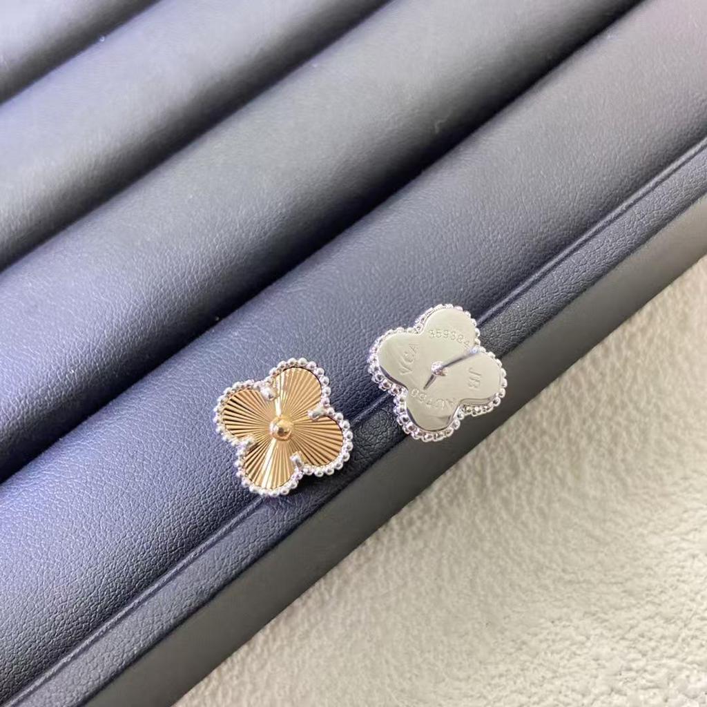 18K Gold Christmas Laser Four-Leaf Clover Necklace with CNC Carved Pendant & Sterling Silver Chain for Women