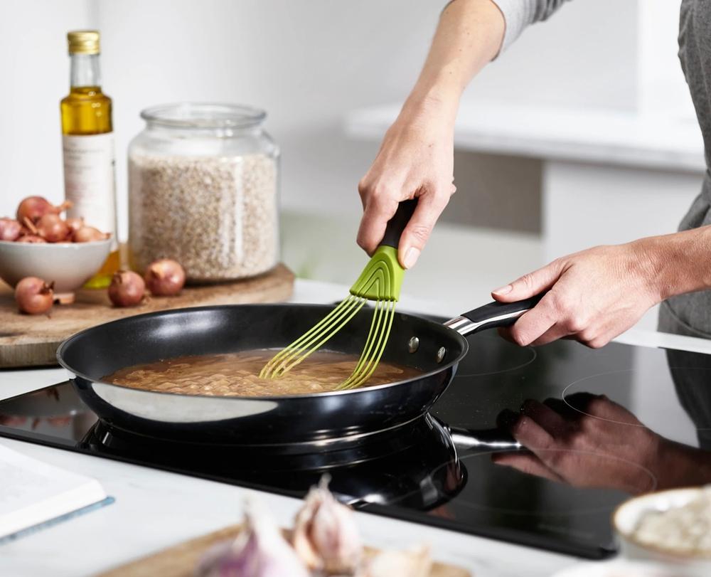 KITCHEN WHISK 2IN1 JOSEPH JOSEPH TWIST GREEN