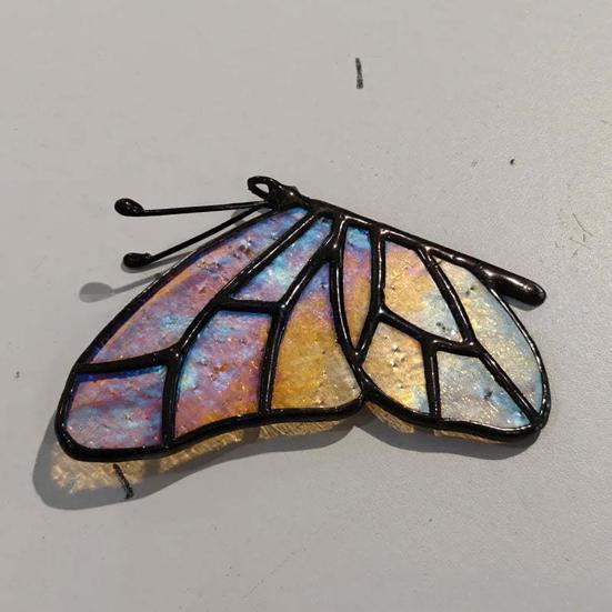 Decorazione da Parete Farfalla in Acrilico 3D Effetto Vetro Colorato Farfalla Decorativa a Mezza Ala Cattura Sole per Esterno Interno Giardino Patio Recinzione Decorazione Murale