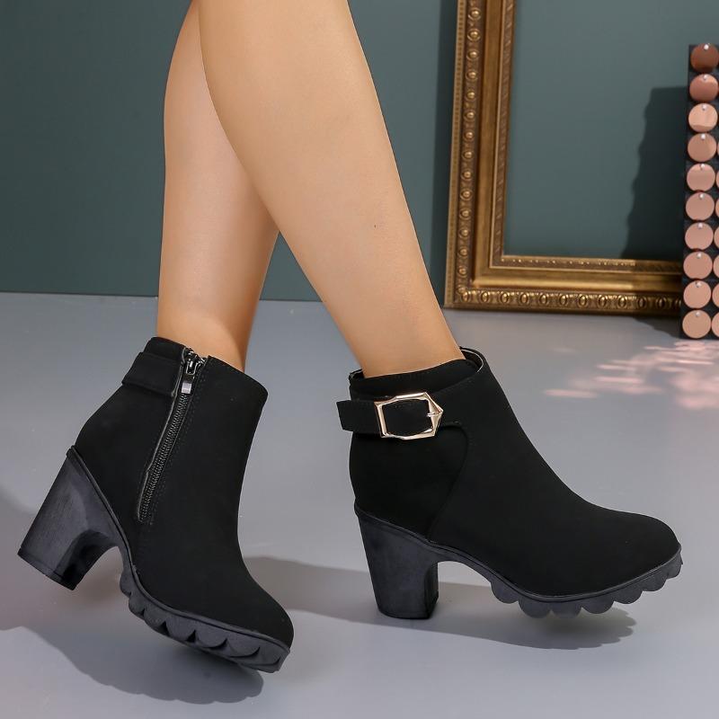 Large size boots women's autumn and winter round head belt buckle Martin boots side zipper thick heel high heel short boots