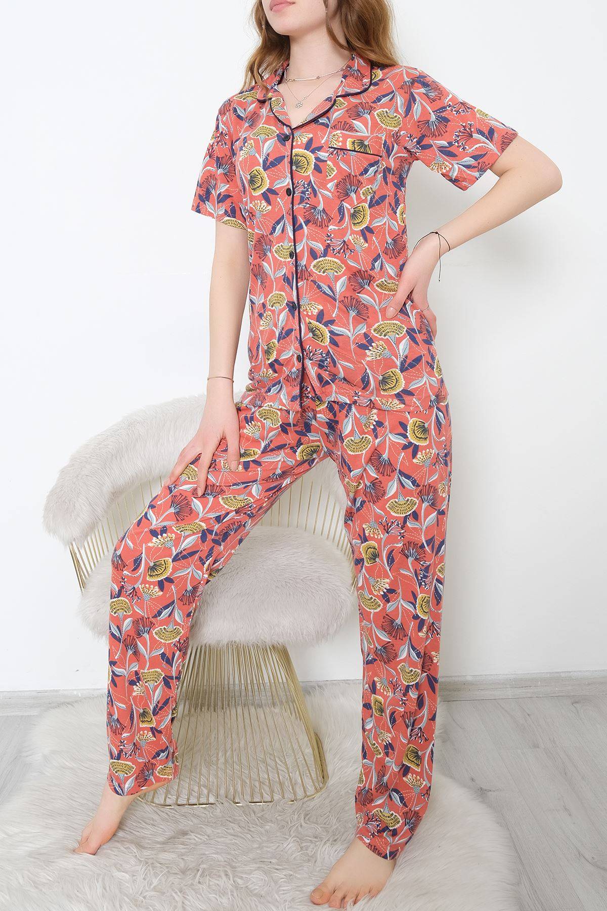 

Buttoned Pajama Set Tile Patterned