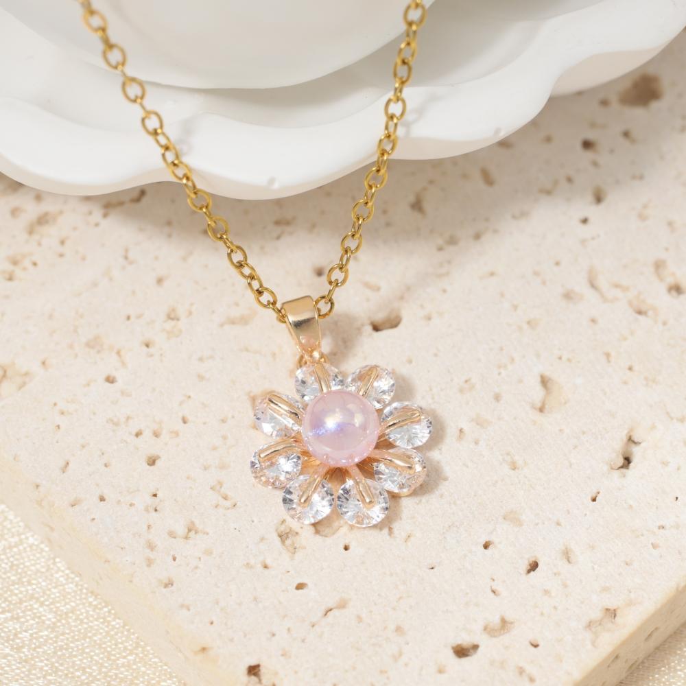 

Stainless Steel Pink Imitation Pearls Flower Pendant Necklace with Zirconia for Women золотий