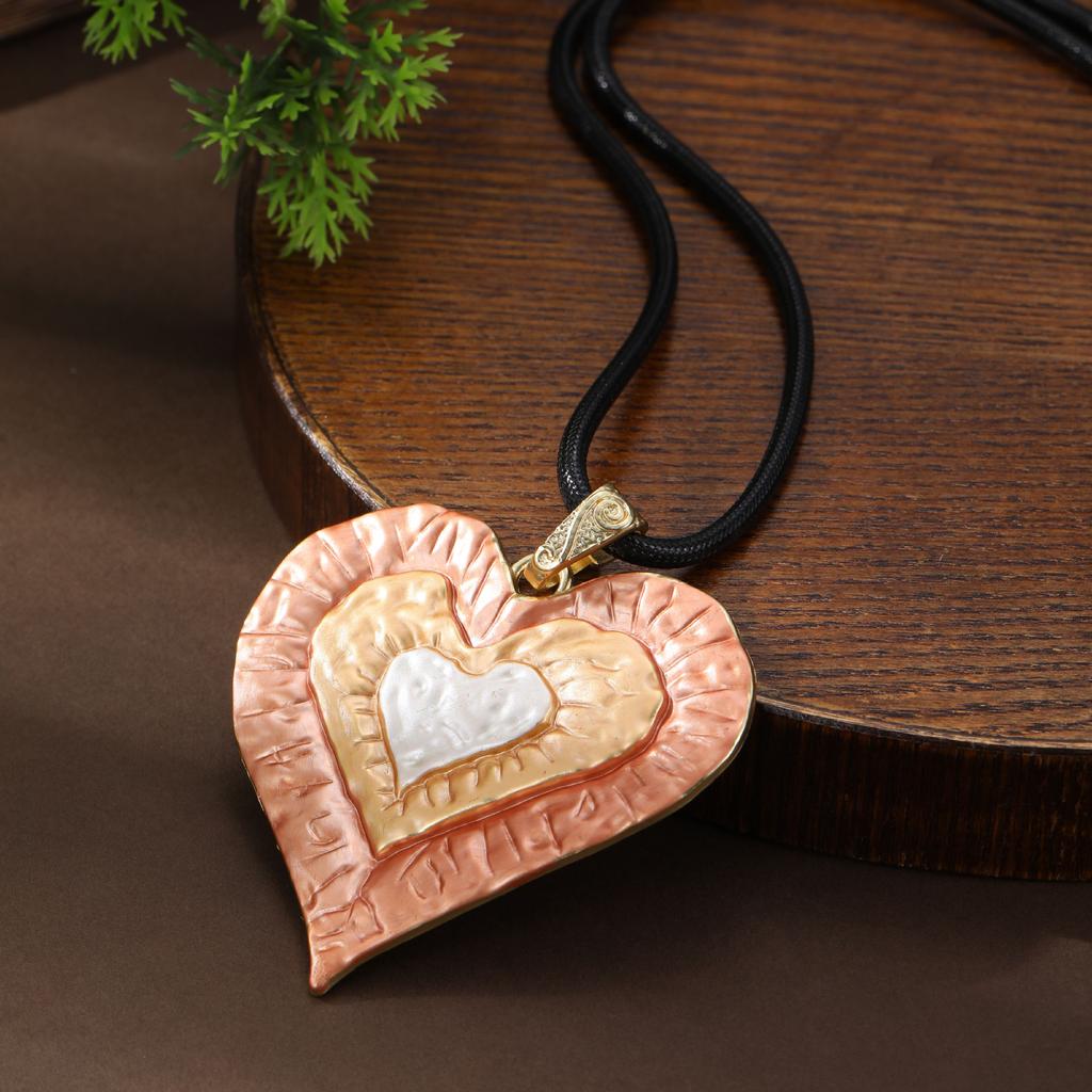 New Enamel Color Love Leather Rope Long Pendant, Women's Exaggerated Heart-shaped Versatile Heart-shaped Long Necklace
