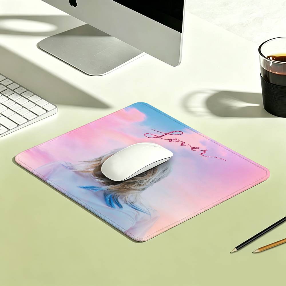 Singer T-Taylor-S-Swift-ES T-TTPD 25x29cm Small Office Student Gaming Thickened Pad Non-slip Cushion Mouse Pad Writing Desk Mats