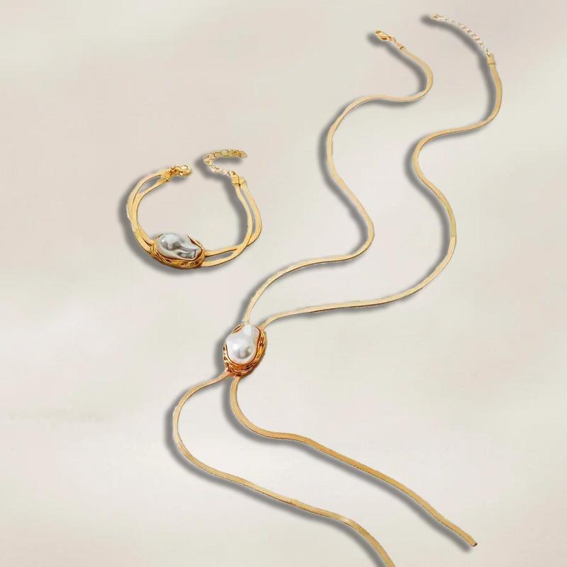 Fashion Baroque pendant-shaped necklace sweater chain autumn and winter exquisite beauty simple