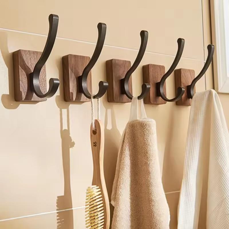 Selbstklebender neuer einfacher Massivholzhaken aus Walnussholz zum Aufhängen an der Wand im Badezimmer, Schlafzimmer, Garderobe, Handtuch-/Schlüsseldekor