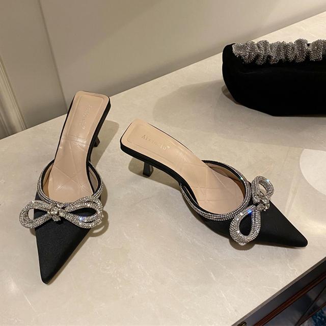 Fashion Women Crystal Bow -Knot Slippers Brand Pointed Toe Slip On Mules White Thin High Heels Outdoo Dress Wedding Shoes