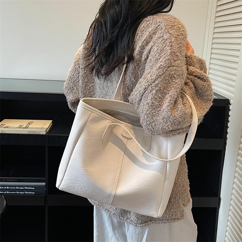 PU Solid Color Large Capacity Tote Bag Autumn/winter New Versatile Ladies Bags 2026 Fashi Retro Commuting Shoulder Bags