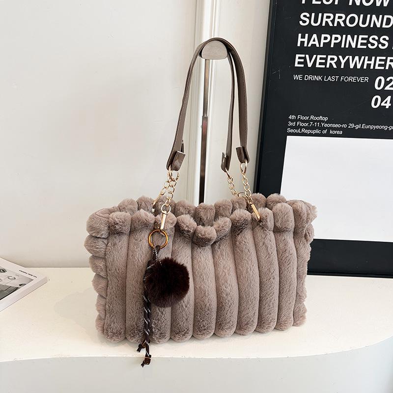 2025 Autumn Plush Single Shoulder Handbag: Women's Casual Large-Capacity Underarm Bag