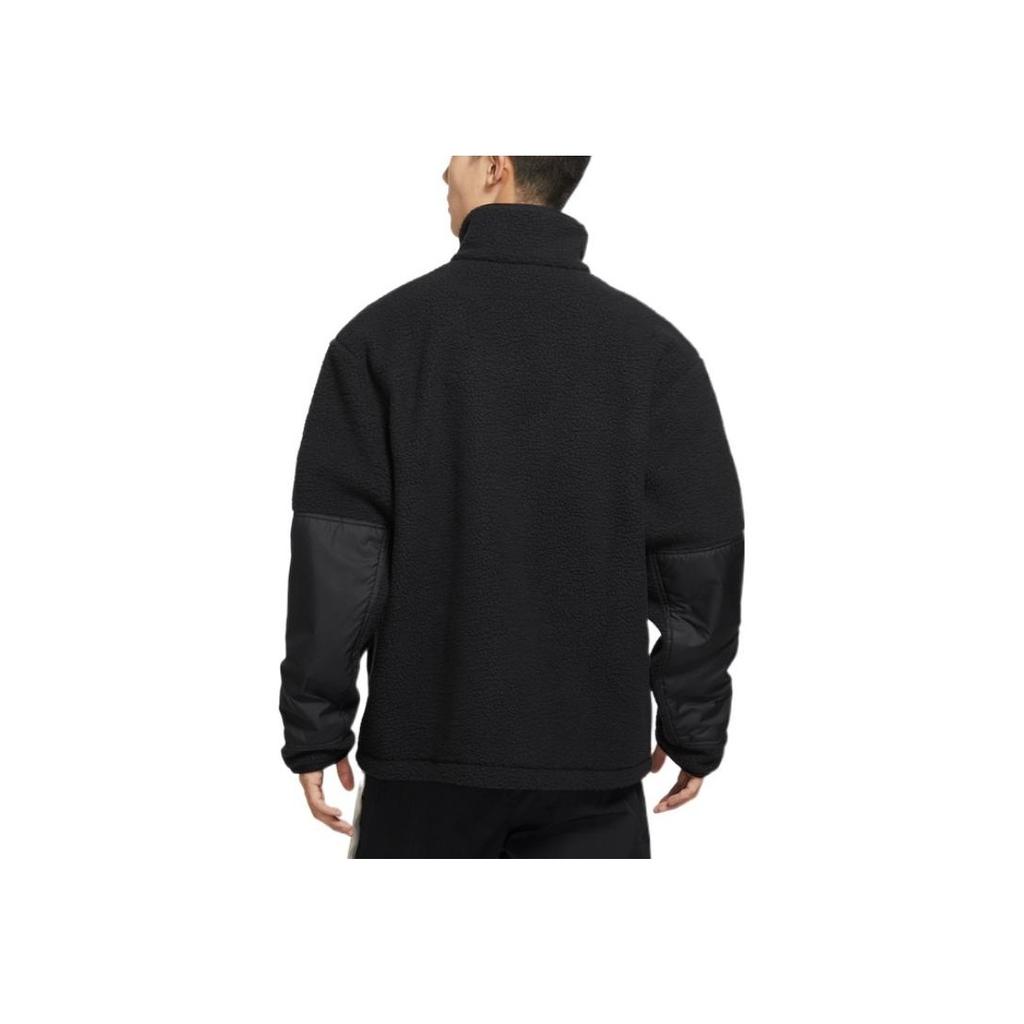 Nike Bunda s fleecovým límcem s vyšívaným logem v kontrastní barvě Pánské bundy Černá DV8183-010