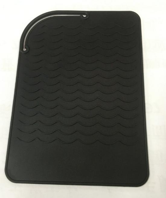 

Portable Curling & Straightening Iron with Heat-Resistant Silicone Pad