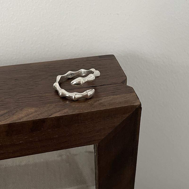 

Stylish Minimalist Adjustable Pearl Wave Bamboo Joint Ring For Women Fashion Accessory