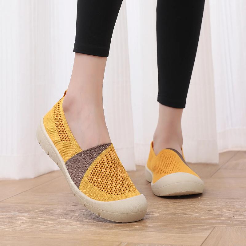 Lightweight and Breathable Old Beijing Cloth Shoes Summer Women's Fly-woven Mesh Soft Sole Non-slip One-pedal Middle-aged and Elderly Mother Shoes