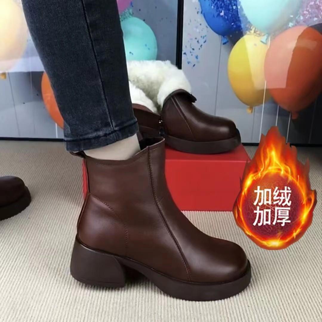 

Женские зимние теплые ботинки на мягкой подошве большого размера, нескользящие, с меховой подкладкой, ботильоны до щиколотки, нескользящие, для занятий спортом на открытом воздухе, хлопковые ботинки, кожаные ботинки 40 темно-коричневого