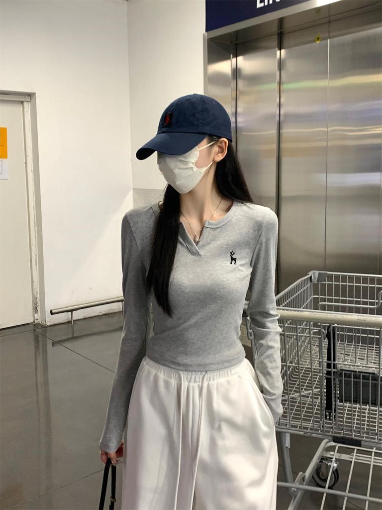 Elegant Korean Half-Open Collar Long-Sleeve Women's T-Shirt with Chic Embroidery Design for Autumn 2025