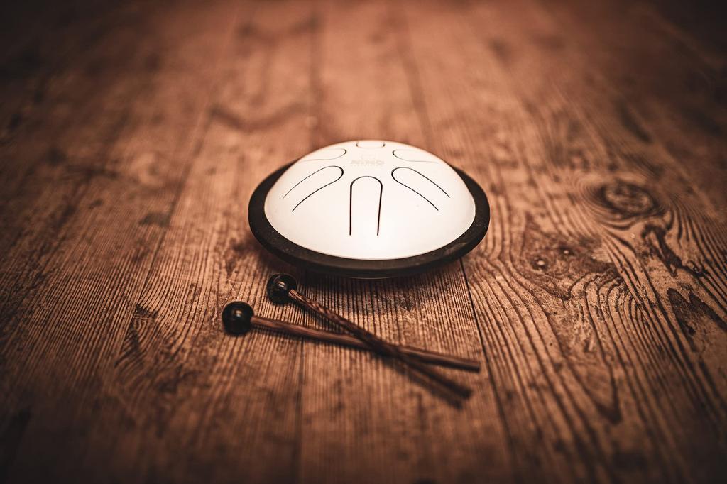 Suzuki NINO Mini Melody Steel Tongue Drum NINO980WH with Mallet 6 tone plates White that resonates beautifully no matter which one you hit []