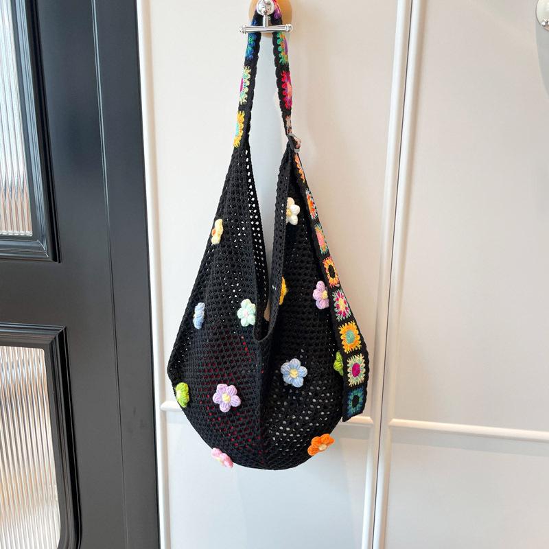 

Lazy and relaxed woven shoulder messenger bag women s large-capacity new holiday style knitted beach bag чёрный