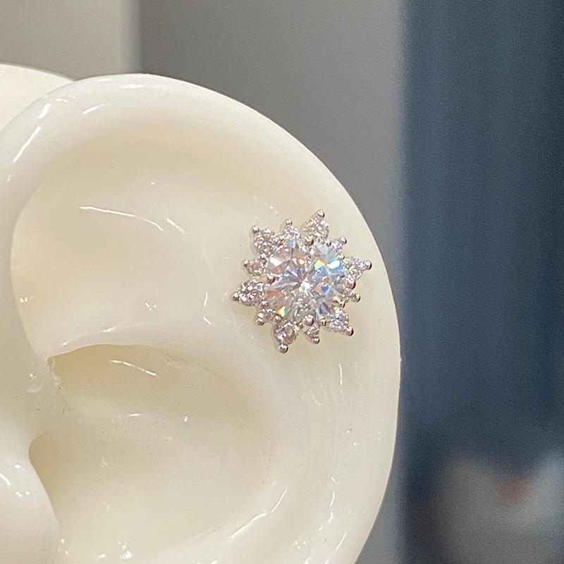 1 PCS New Fashion Cute Pink Zircon Crystal Ear Bone Nail 316L Medical Titanium Steel Earrings for Women Punk Jewelry