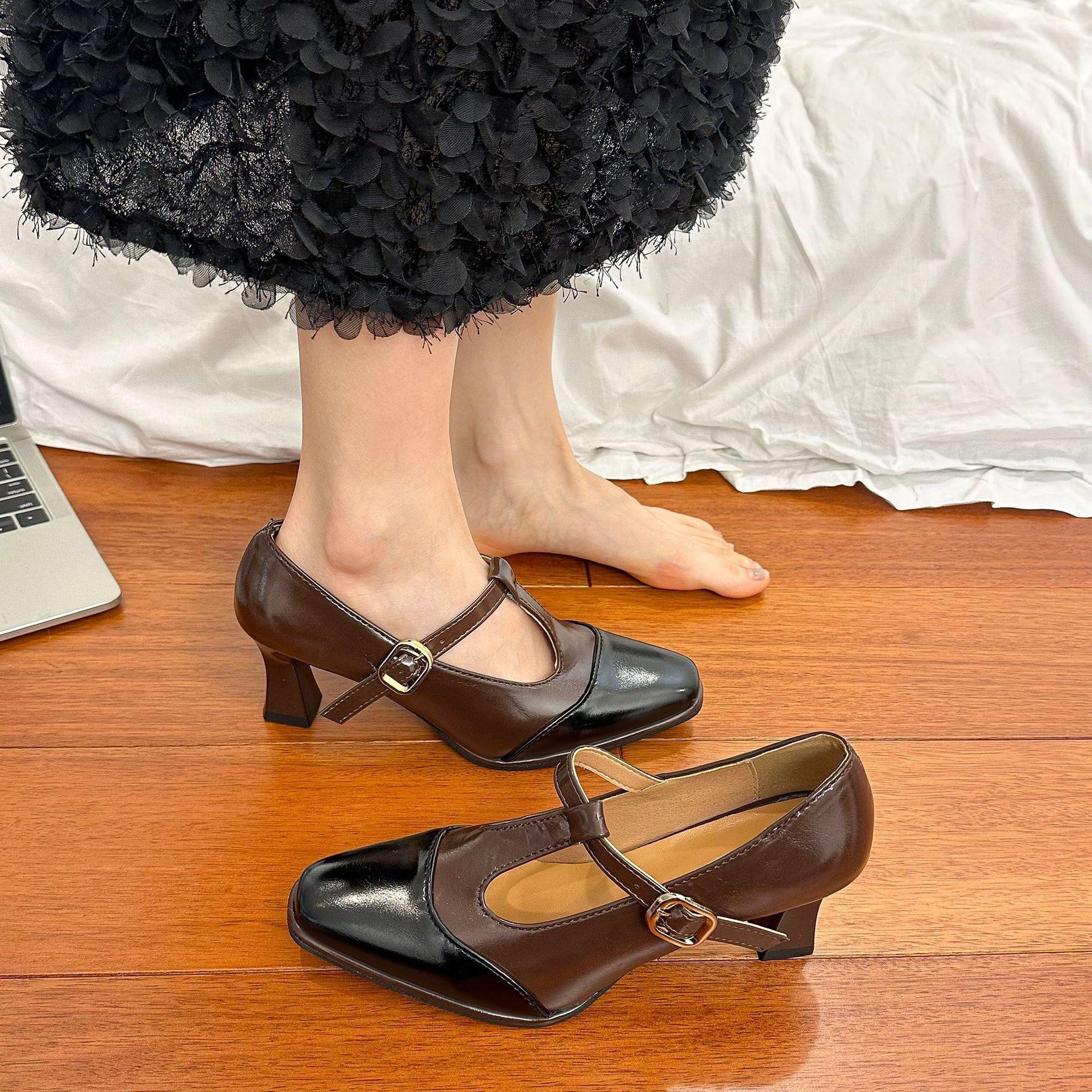 

Single shoes pu leather spring and autumn word buckle color matching T square head French retro high heels 2025 new women s shoes Mary Jane shoes 40 коричневый