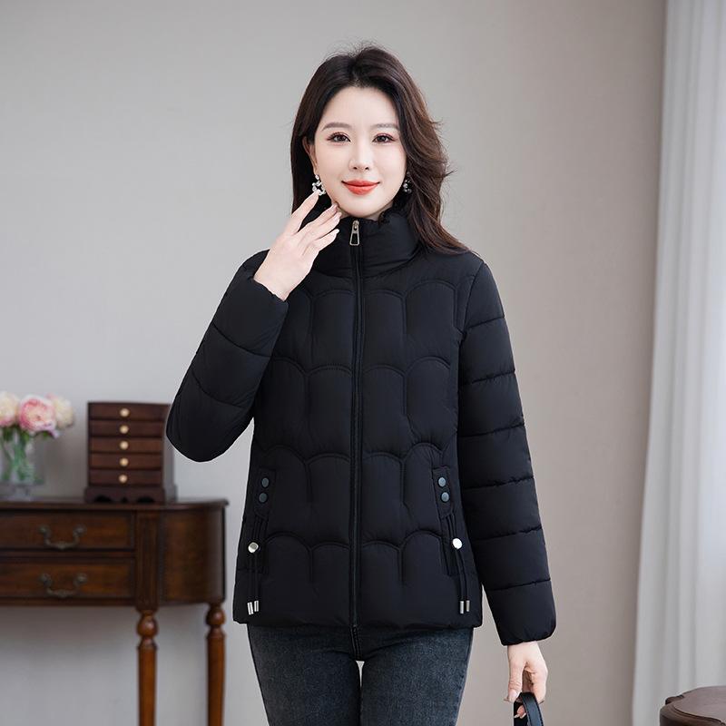 

Женская короткая ветрозащитная теплая зимняя куртка, подарок для мамы XL чёрный