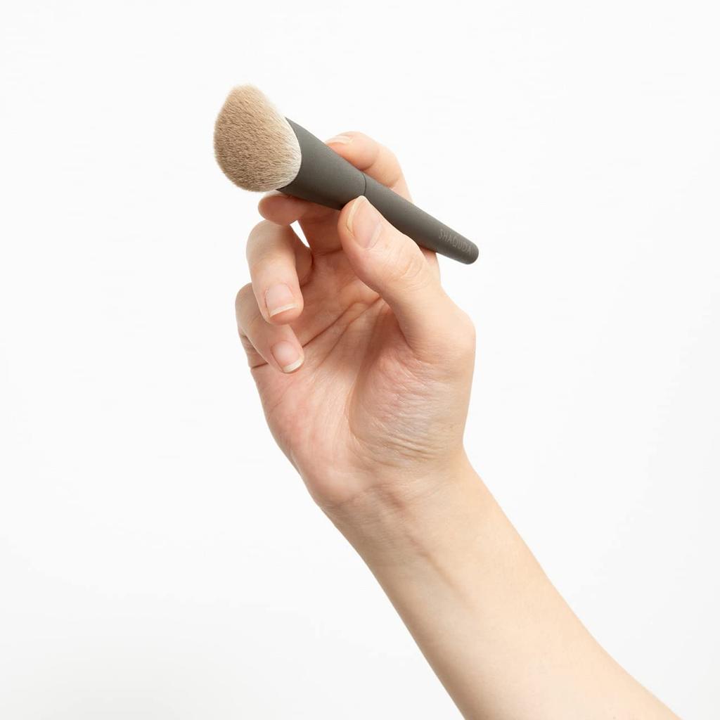 SHAQUDA OWN Teardrop Foundation Brush [711]