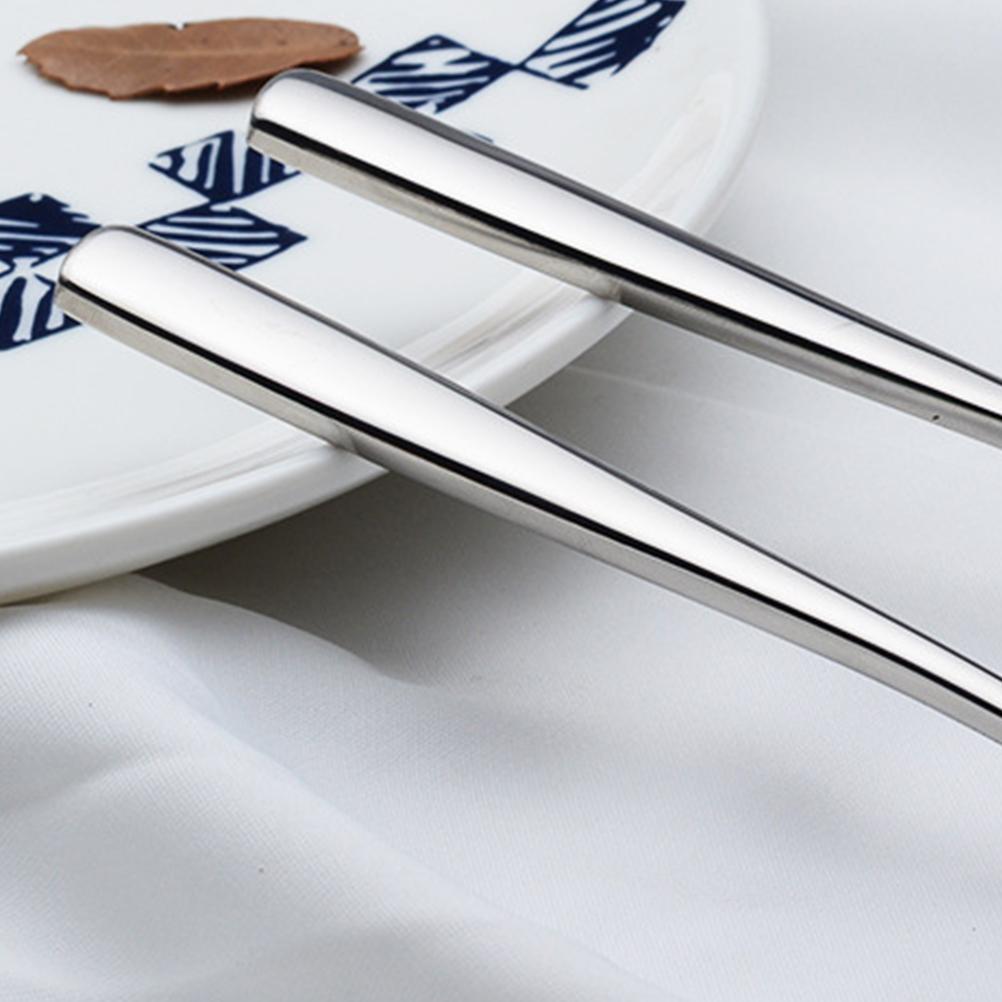 6 ks míchací tyčinky na nápoje, servírovací lžíce, malé lžičky, naběračka na polévku z nerezové oceli, čajové lžičky na kávu, čtvercová rukojeť