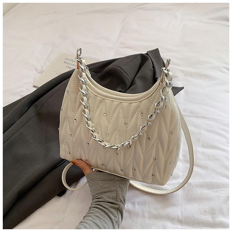 

2025 New Fashion Versatile Rhombus Embroidery Thread Crossbody Bag Large Capacity Chain Tote Bag Premium Commuter Bag белый