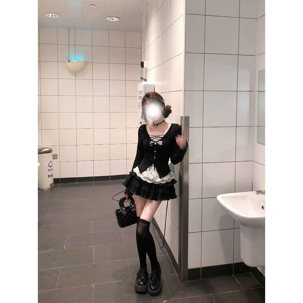 Black Mamba Autumn Girl's Spicy Faux Two-Piece Slimming Top & Fluffy Skirt Set