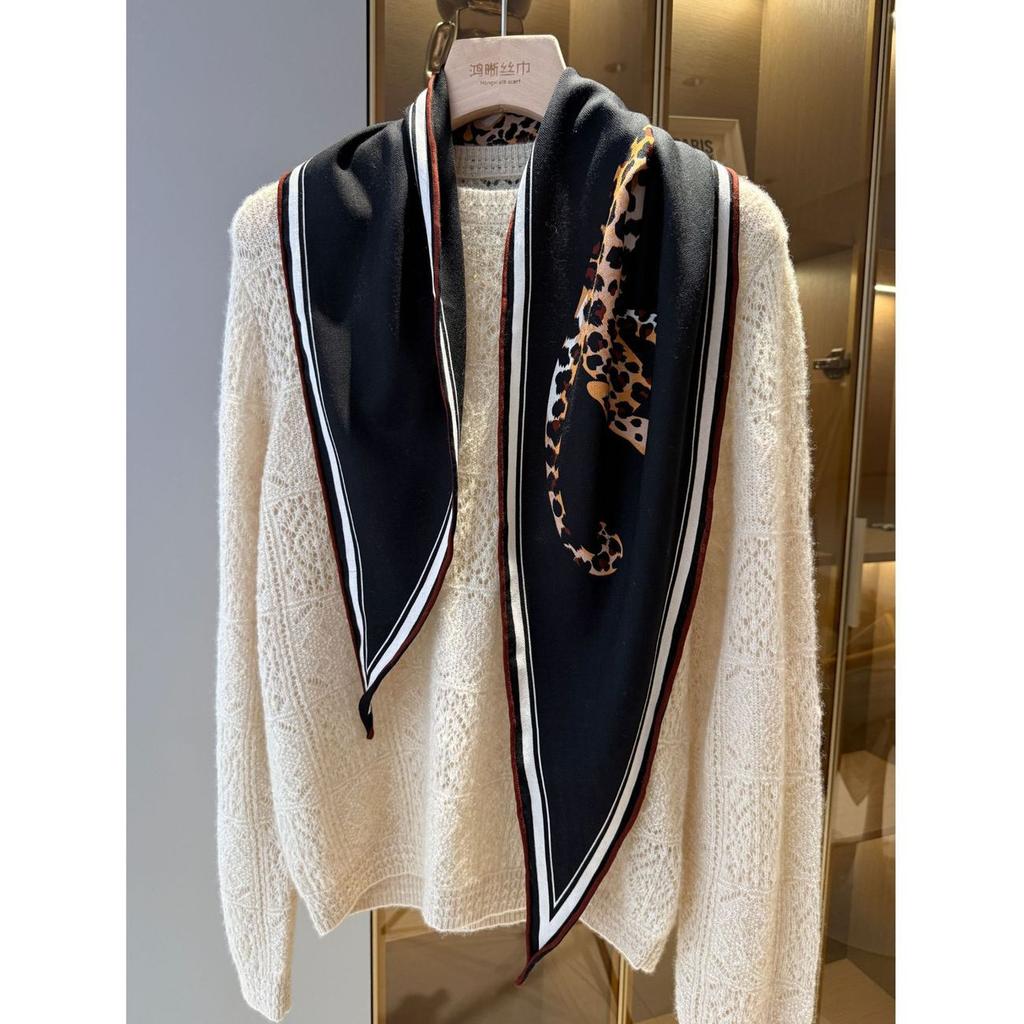 Retro leopard print silk scarf shawl women's old money style temperament advanced sense matching shirt scarf autumn and winter new models