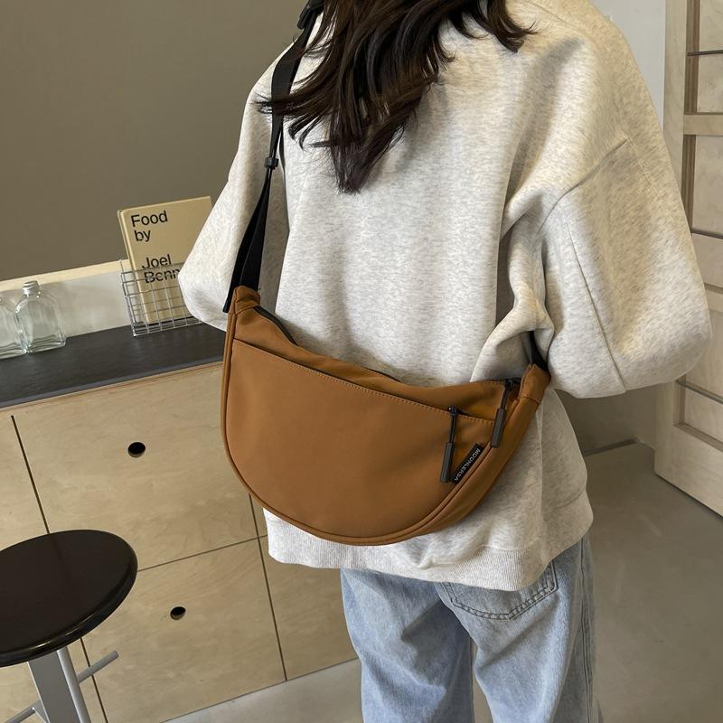 Nylon Cloth Crossbody Korean Bag Large Capacity New Texture Shoulder Crossbody Bag Casual Dumpling Bag Casual Versatile