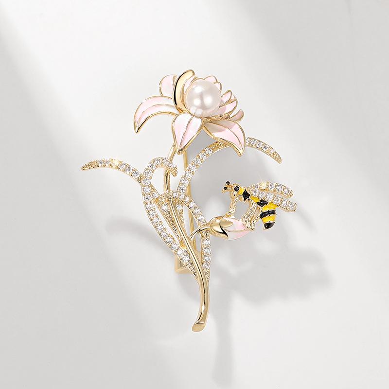 Bo Xin Yun Elegant Peony Pearl  Zircon Bee Brooch