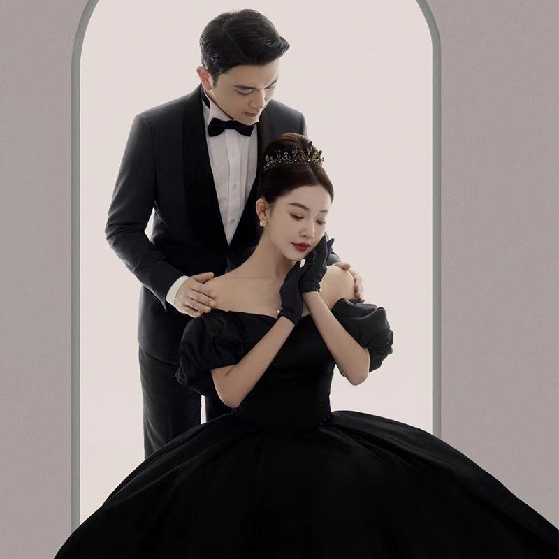 Satin main wedding dress 2025 spring new wedding dress Hepburn style black slimming dress