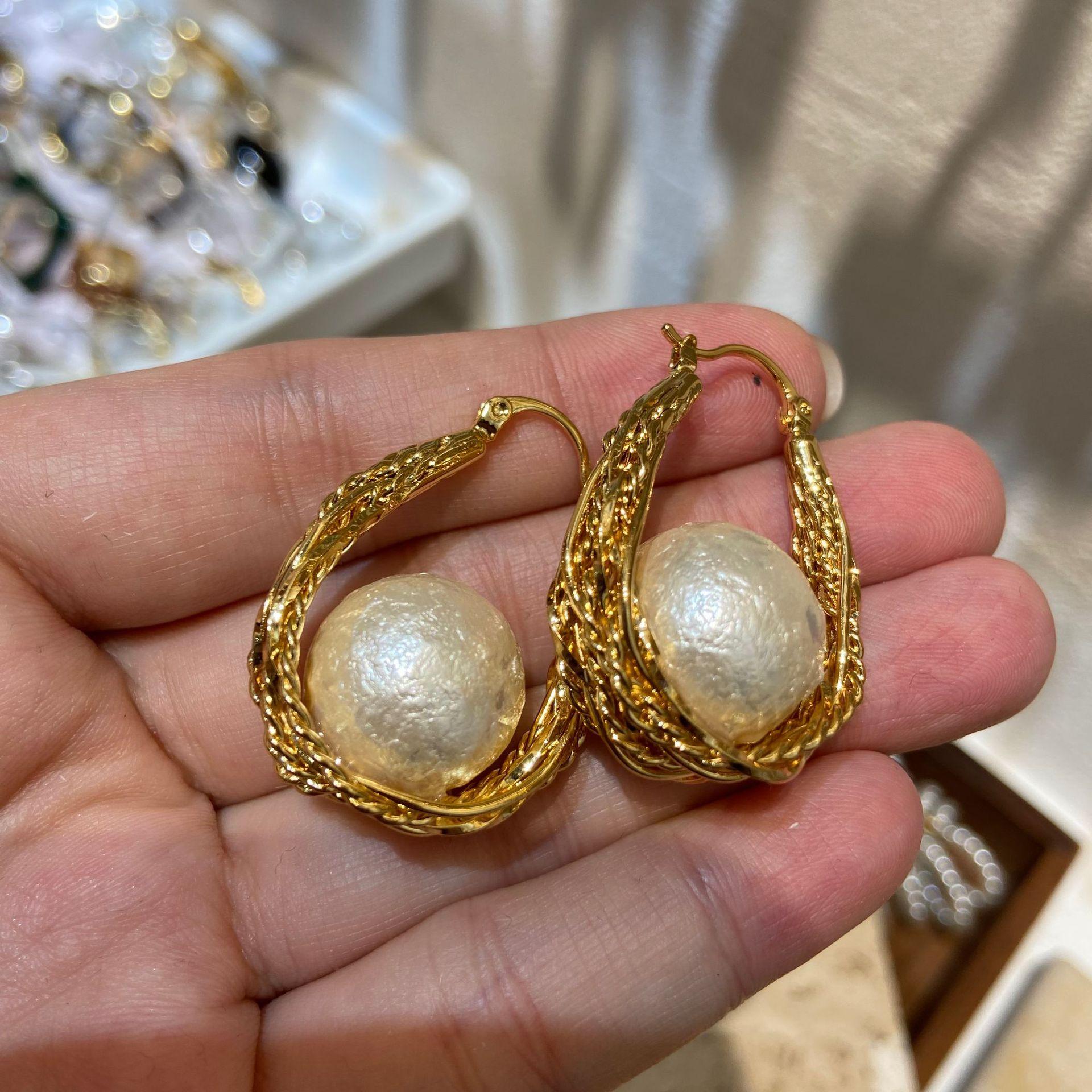 

Light Luxury Niche High-End Cotton Pearl Earrings, Women S Cold Wind 5-Layer Real Gold Electroplating Hollow Earrings