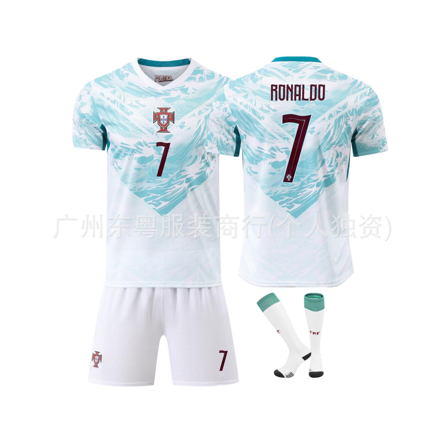 

Форма сборной Португалии на Чемпионат мира по футболу FIFA 2026 №7 РОНАЛДО Спортивный тренировочный комплект с носками для подростков, детей, взрослых Футбольные комплекты 16