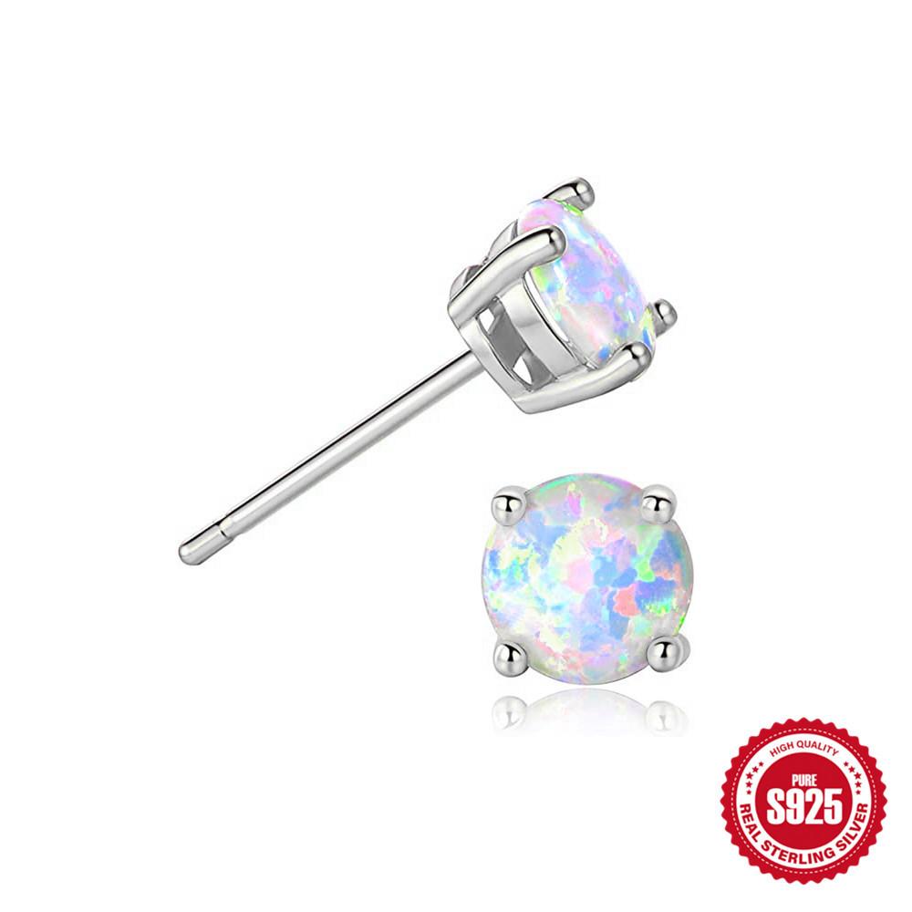 Kolczyki ze srebra próby 925 z importowanym opalem to małe, świeże i urocze kolczyki z brylantami w kształcie końskiego oka.