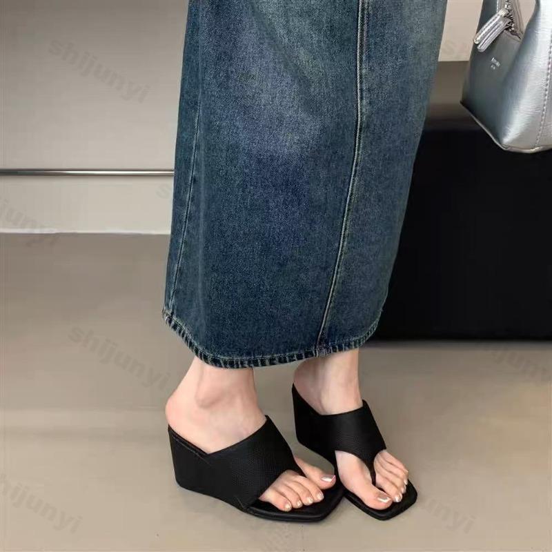 Fashion Niche Design 2025 Spring New Women's Fashion Slope Heel Open Toe Flip Flops Comfortable Slip on Elegant Slippers Concise Sandals