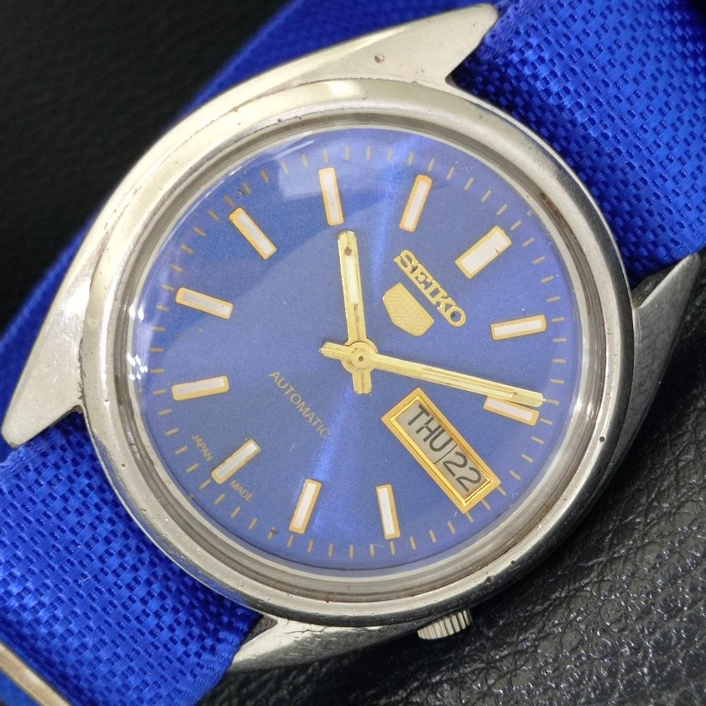 

JAPAN VINTAGE SEIKO 5 AUTOMATIC 7009A MENS BLUE COLOR DIAL WATCH a702645-1 R209-a702645