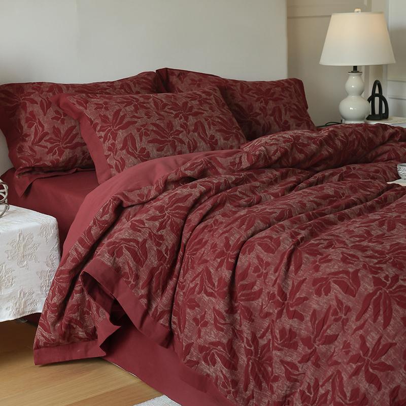 

Итальянский трехмерный жакардовый хлопковый набор из 4 предметов из мятой пряжи класса А для матери и ребенка, рельефный, из чистого хлопка, стиранный хлопок, постельное белье темно-красного цвета 1.8m bed 4pc quilt cover 2*2.3m