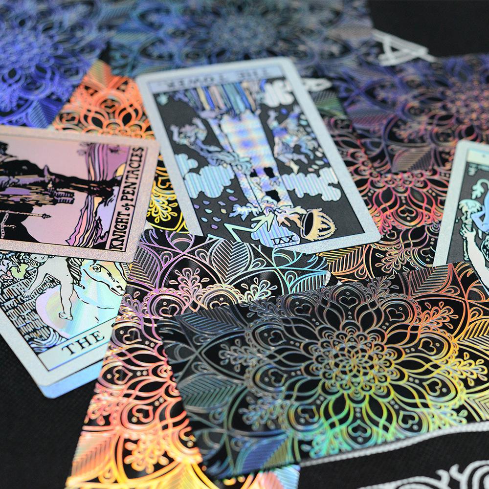 Noua folie de aur Laser colorat Tarot Ștanțare cu aur Imprimare coloră Plastic rezistent la apă Carte de joc de joc de masă