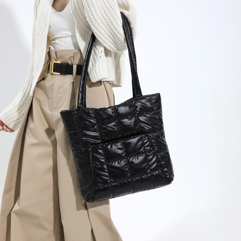 Niche Design Autumn Large Capacity Student Class Bag for Women Korean Version Casual Cotton Clothing Tote Bag Commuting Shoulder Bag